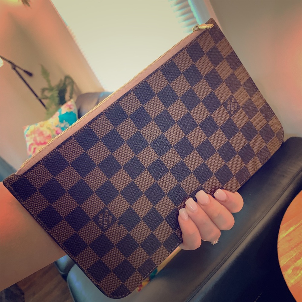 LV💖Clutch